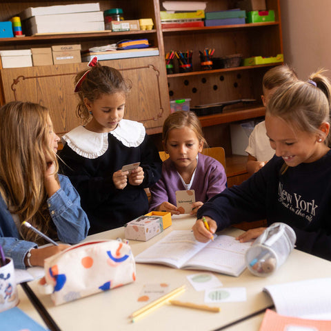 körvonal kids – conversation card game for kids